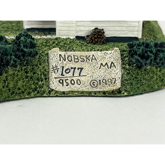 Harbour Lights Nobska Lighthouse HL203 1997 Limited Edition 1077 of 9500 - Picture 2 of 10